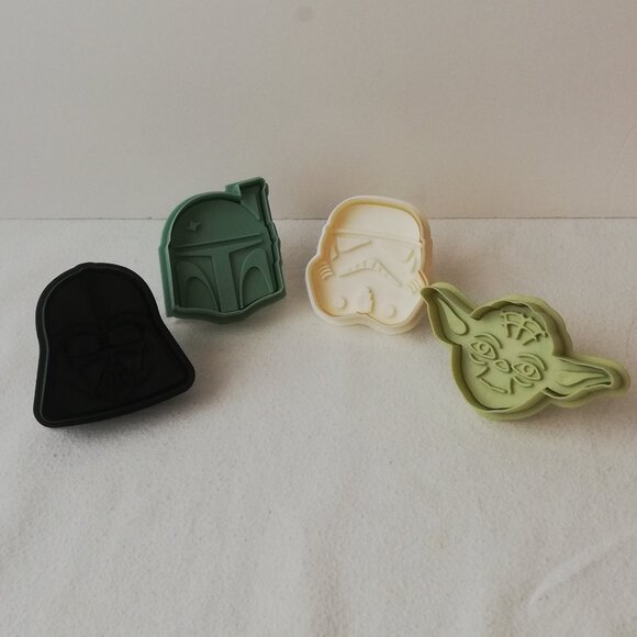 Williams Sonoma Star Wars Cookie Cutters Set of 4 - Picture 9 of 9